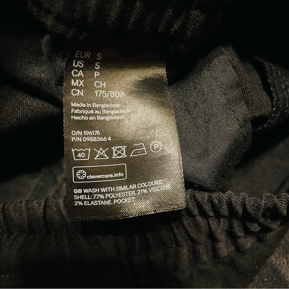 H&M Men’s Slim Fit Black Pants, Elastic Waist, Drawstring 🎁 Gift Idea 🎁 - Picture 3 of 3